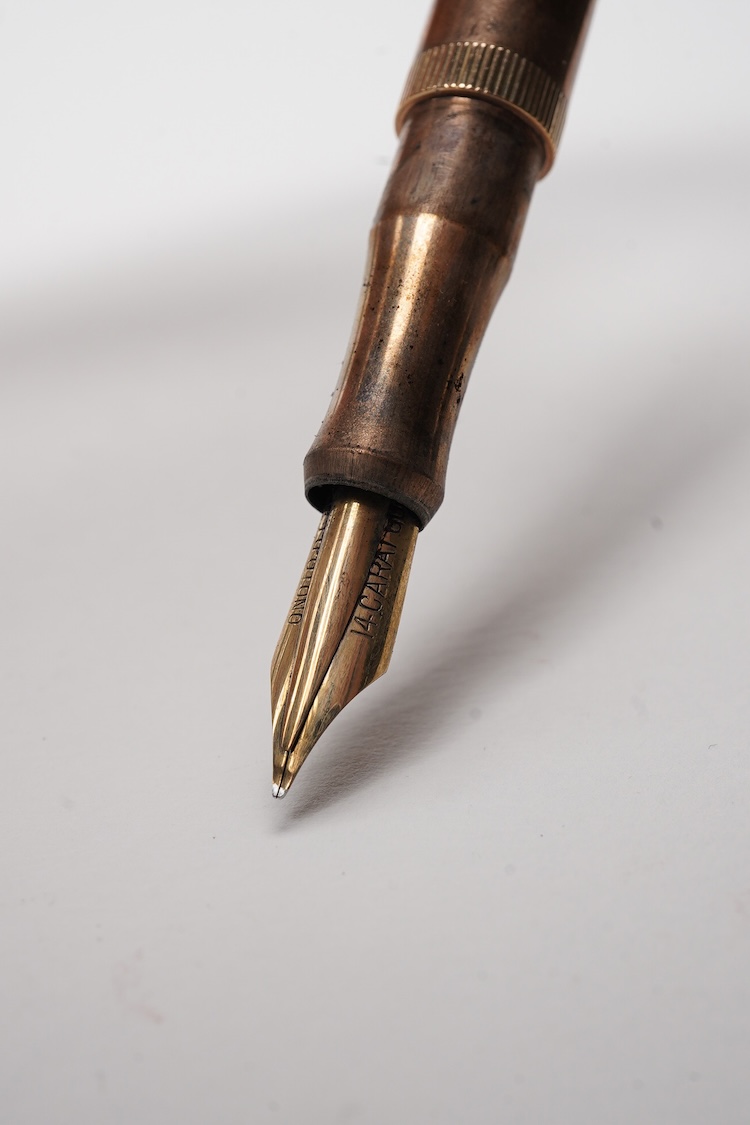 A De La Rue Onoto Rose 9ct gold piston fill pen, in original case